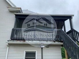 137 Lexington Ave in Mansfield, OH - Building Photo