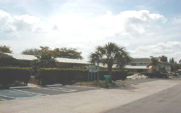 Pelican's Nest in Pompano Beach, FL - Building Photo - Building Photo