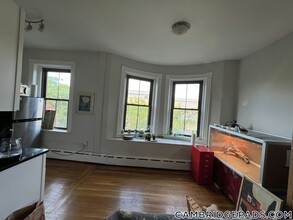 102 Willow St in Cambridge, MA - Building Photo - Building Photo