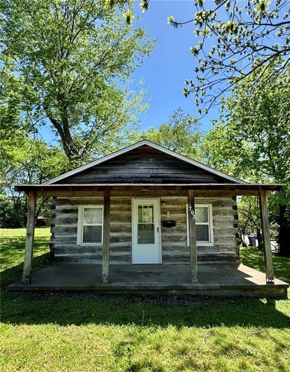 property at 702 E Main St