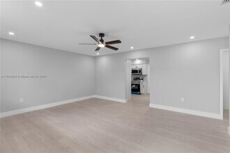 3223 SW 90th Ave-Unit -2 in Miami, FL - Building Photo - Building Photo