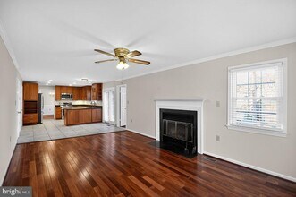 102 Cunningham Park Ct SE in Vienna, VA - Building Photo - Building Photo