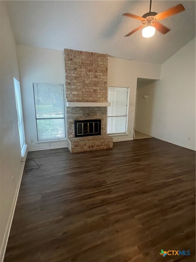 513 Camelot Dr in Victoria, TX - Building Photo - Building Photo