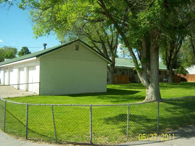 613 Elm St in Elko, NV - Building Photo - Building Photo