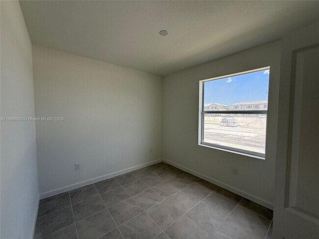 184 SE 10th St in Florida City, FL - Building Photo - Building Photo