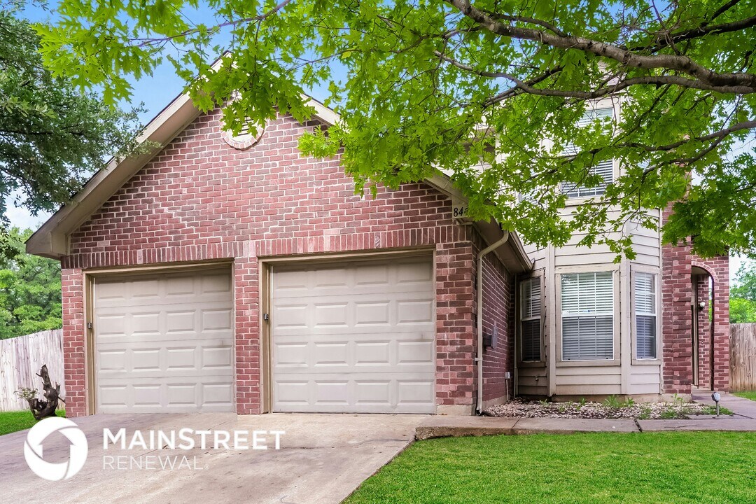 8440 Cloverglen Ln in Fort Worth, TX - Building Photo