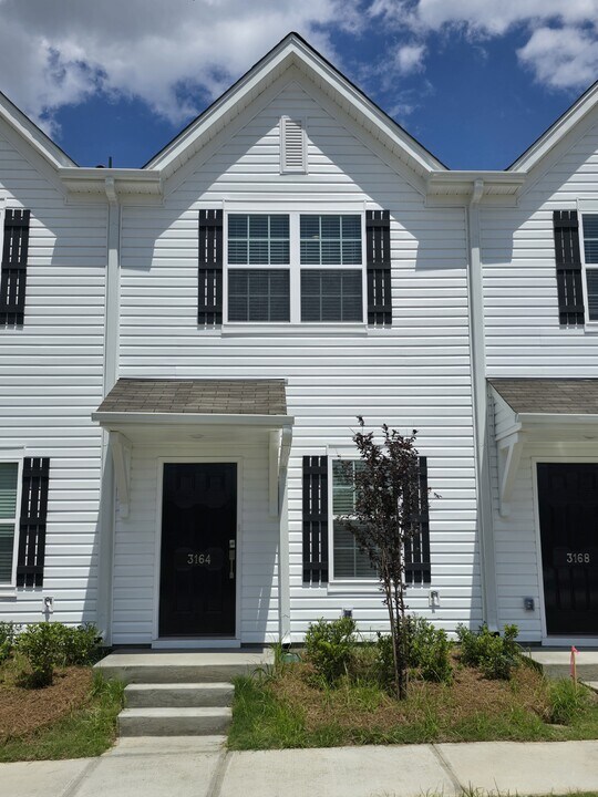 3164 Fall Hls Dr in Winston-Salem, NC - Building Photo