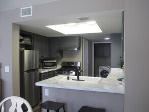 24 Village Cir Dr in Lompoc, CA - Building Photo - Building Photo