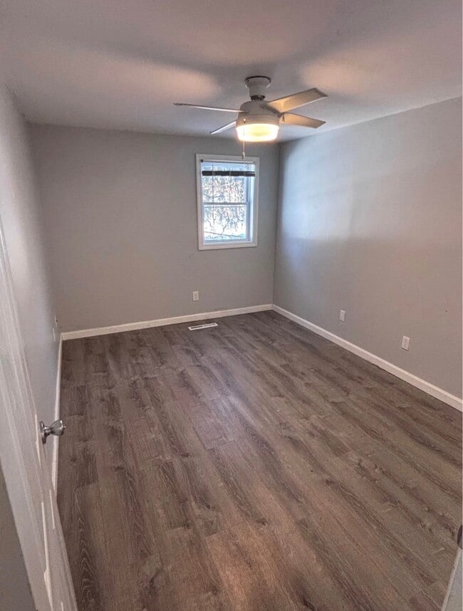 66 Douglas Dr, Unit 1 in Bellingham, MA - Building Photo - Building Photo