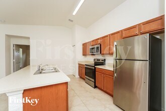 1481 SW Kamchatka Ave in Port St. Lucie, FL - Building Photo - Building Photo