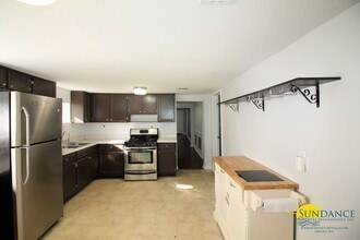 321 Chestnut Ave E in Crestview, FL - Building Photo - Building Photo