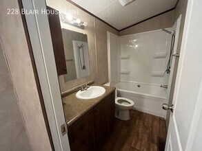 228 Blair House Ln in Wichita Falls, TX - Building Photo - Building Photo