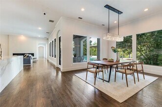 8647 Wingate Dr in Dallas, TX - Foto de edificio - Building Photo