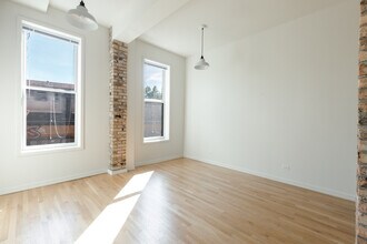 The Milwood in Chicago, IL - Building Photo - Interior Photo