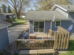 1429 Columbus Dr in Waterloo, IA - Building Photo - Building Photo