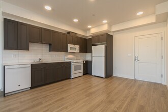 Pleasant Grove Apartments in Roseville, CA - Foto de edificio - Interior Photo
