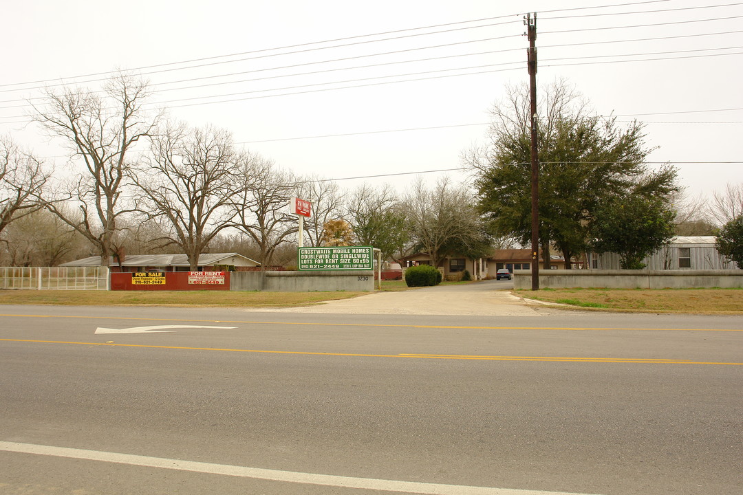 Crostwaite Mobile Home & RV Park in San Antonio, TX - Building Photo