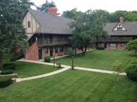 Somerset Apartments in Prairie Village, KS - Building Photo - Building Photo