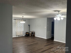 609 Catawba Cir N in Matthews, NC - Building Photo - Building Photo