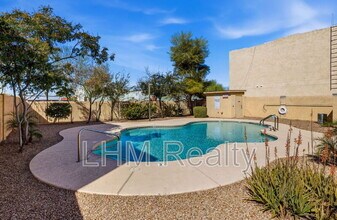 15818 N 25th St in Phoenix, AZ - Building Photo - Building Photo