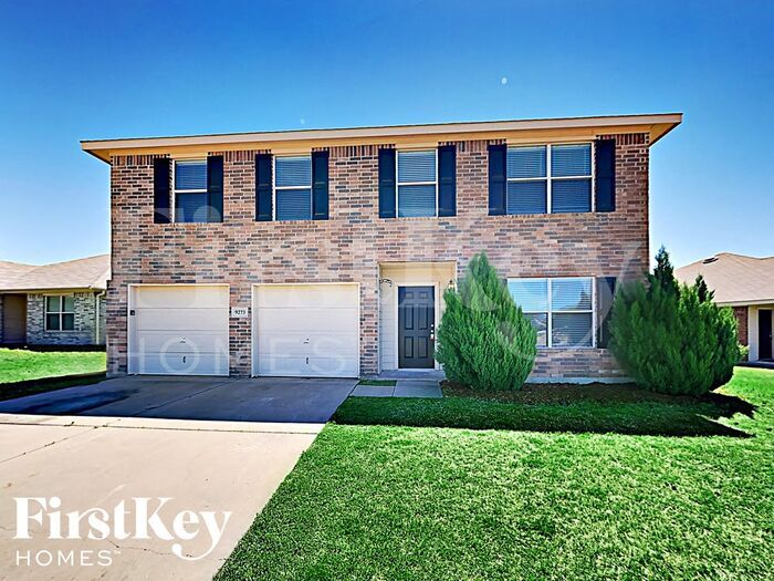 9273 St Martin Rd in Fort Worth, TX - Foto de edificio