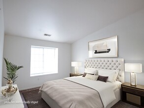 River Oaks in Grand Rapids, MI - Building Photo - Building Photo