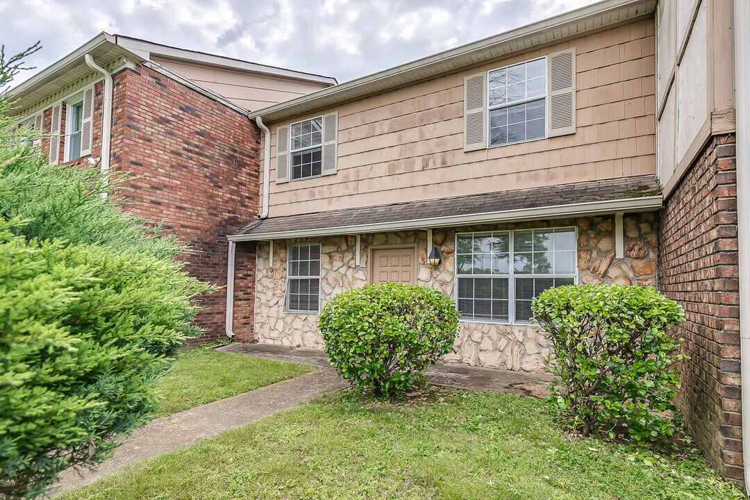 1301 Neelys Bend Rd, Unit 48 in Madison, TN - Building Photo