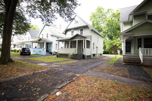 448 Cottage St in Rochester, NY - Building Photo