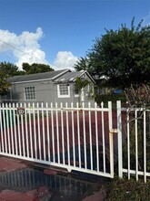 2045 NW 71st St in Miami, FL - Building Photo - Building Photo