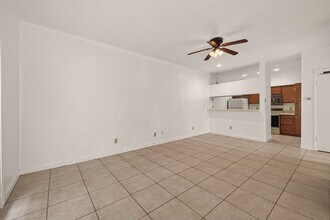 2121 El Paseo St in Houston, TX - Building Photo - Building Photo