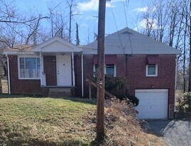 922 Cayton St in Morgantown, WV - Building Photo
