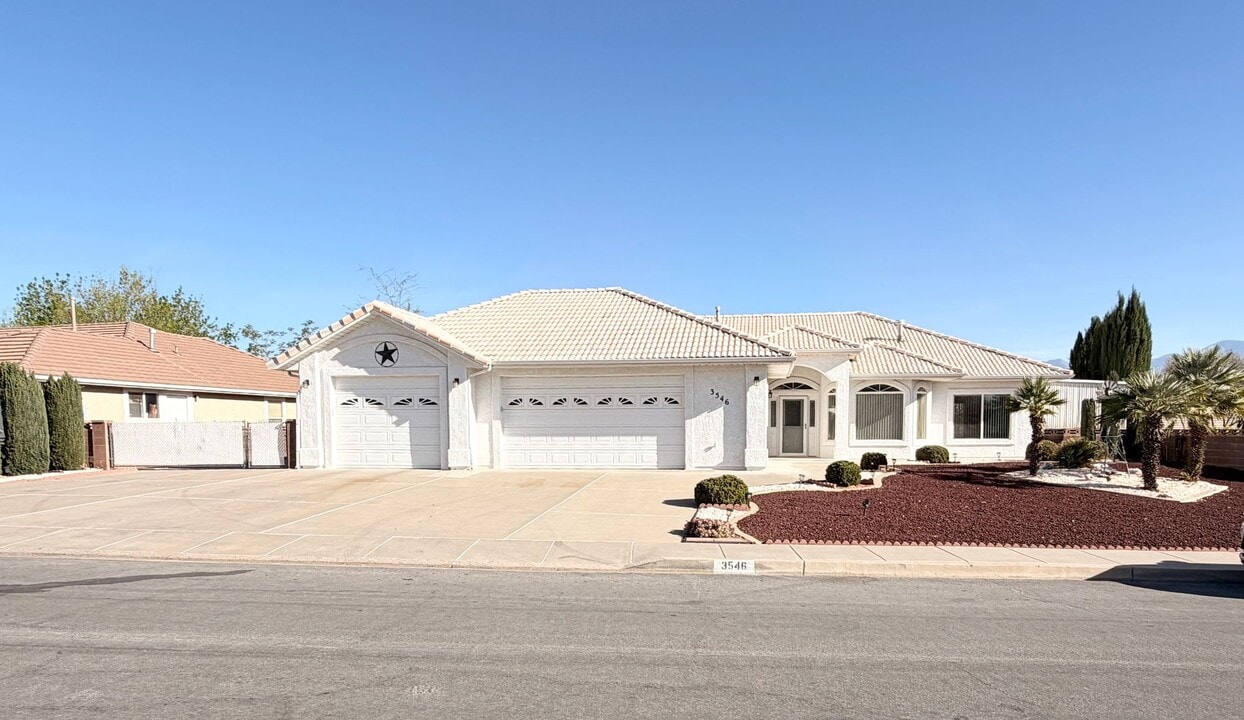 3546 Windmill Dr in Santa Clara, UT - Building Photo