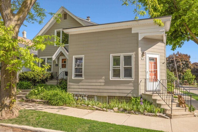 838 E Linus St in Milwaukee, WI - Building Photo - Building Photo