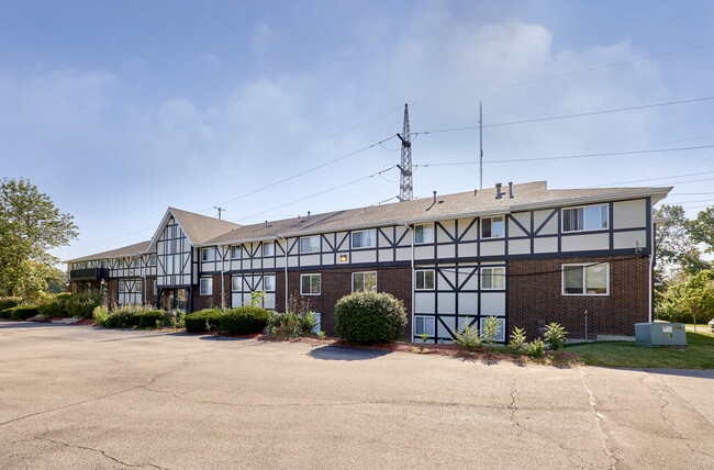 Courtland Manor in Shrewsbury, MO - Foto de edificio - Building Photo