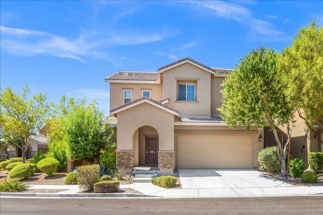 8113 Fleeting Twilight Pl in Las Vegas, NV - Building Photo