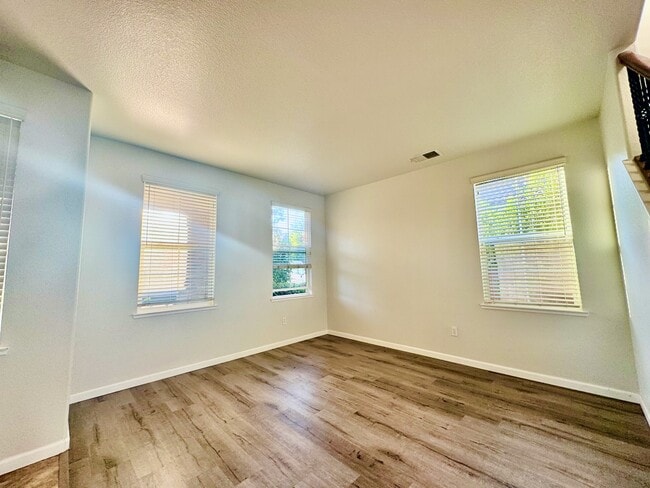 4141 Aragon Way in Rancho Cordova, CA - Building Photo - Building Photo