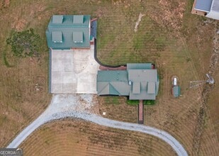 375 Luther Bailey Rd in Senoia, GA - Building Photo - Building Photo