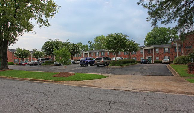 Club View Apartments in Birmingham, AL - Foto de edificio - Building Photo