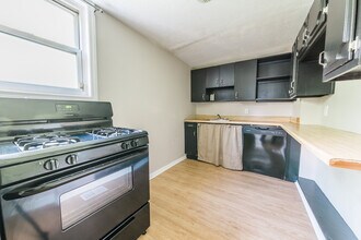 986 E Warrington Ave in Pittsburgh, PA - Building Photo - Building Photo