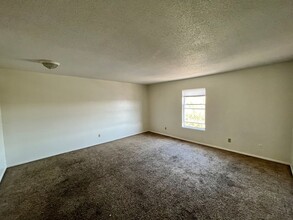 Hillcrest Apartments in Junction City, KS - Building Photo - Interior Photo