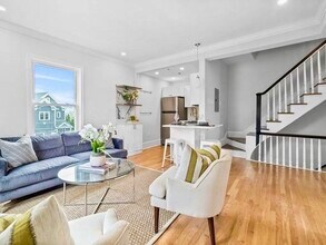 13 Emerson St, Unit 2 in Newton, MA - Building Photo - Building Photo