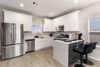 9711 Beckley St in Houston, TX - Building Photo - Building Photo