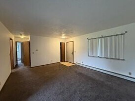 1340 W State Rd in Lansing, MI - Building Photo