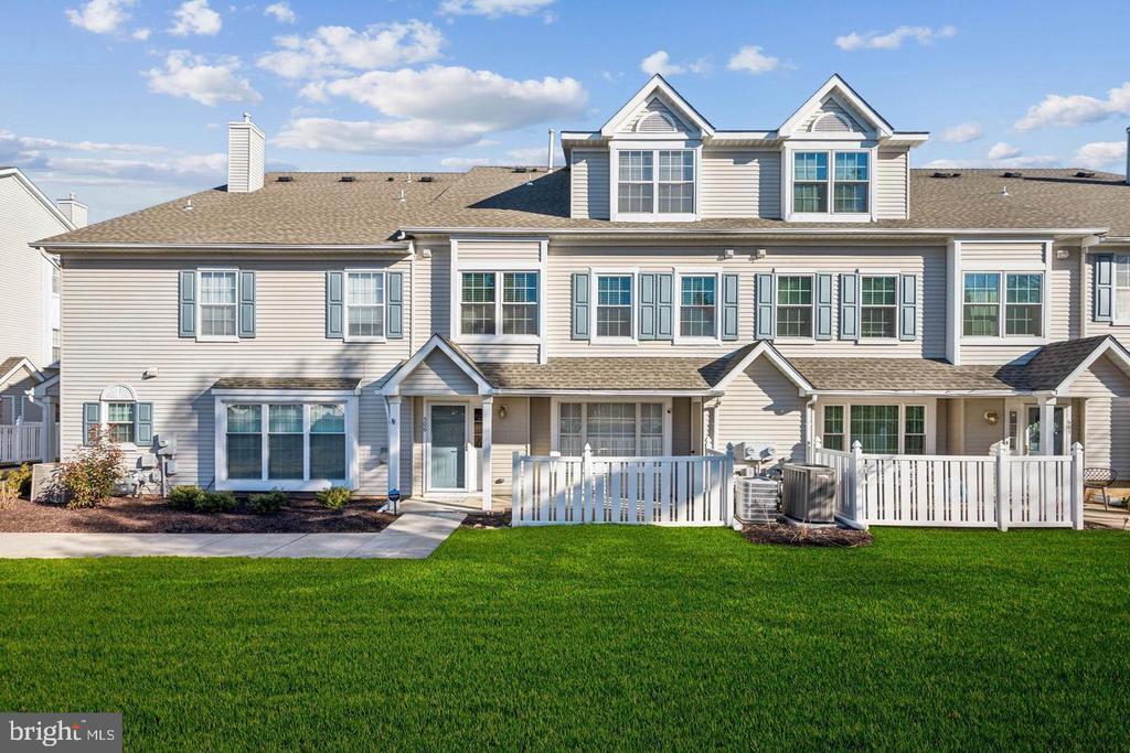 506 Oswego Ct in Mount Laurel, NJ - Foto de edificio