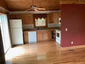 310 Blue Rock Rd in Hendersonville, NC - Building Photo - Building Photo
