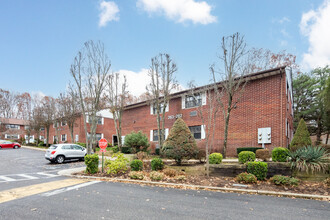 Kings Park Manor Apartments in Kings Park, NY - Building Photo - Primary Photo