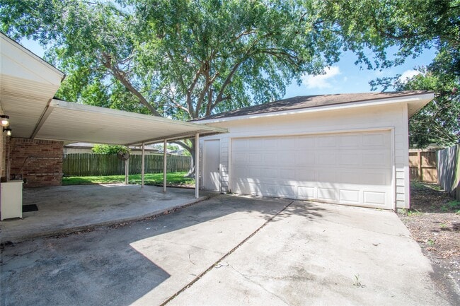 property at 10418 Sagemeadow Ln