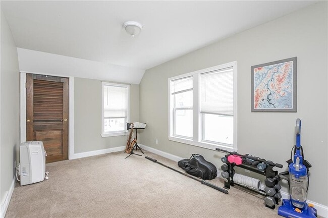 46 Hartsen St, Unit Upper in Rochester, NY - Building Photo - Building Photo