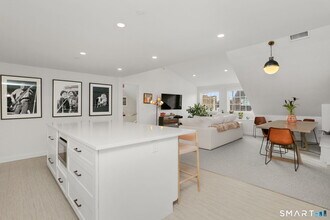 140 Rowayton Ave in Norwalk, CT - Building Photo - Building Photo