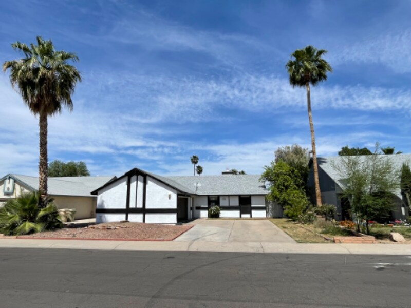 7322 W Tuckey Ln in Glendale, AZ - Building Photo
